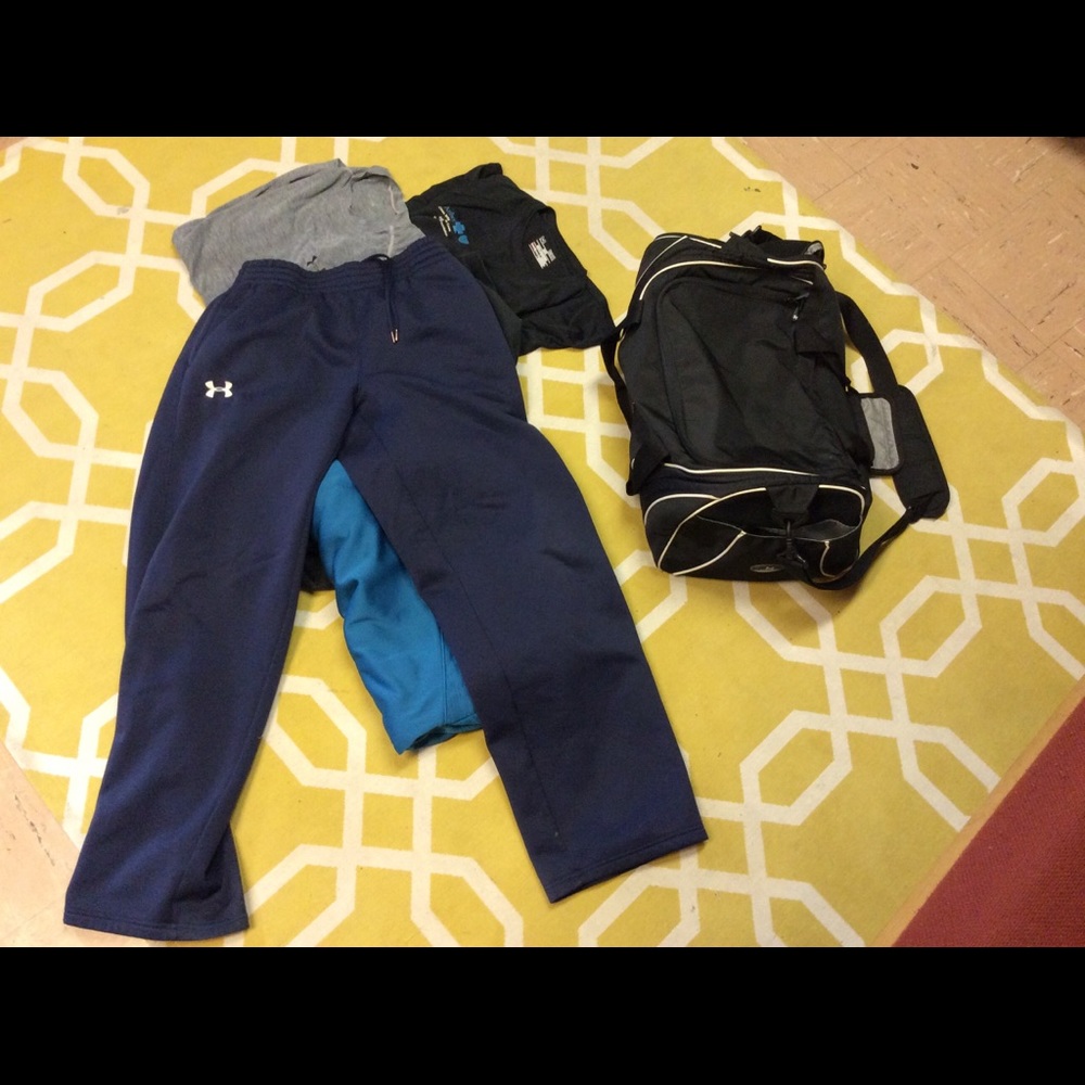 7 UA pieces s/m closet clean out - Picture 6 of 6